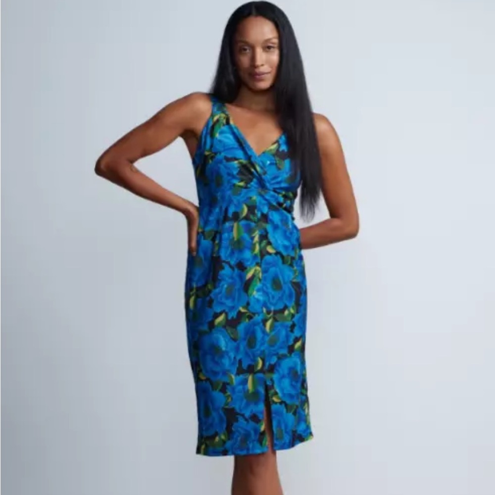 NWT New York & Company V-Neck Front Slit Floral Dress Size: Medium